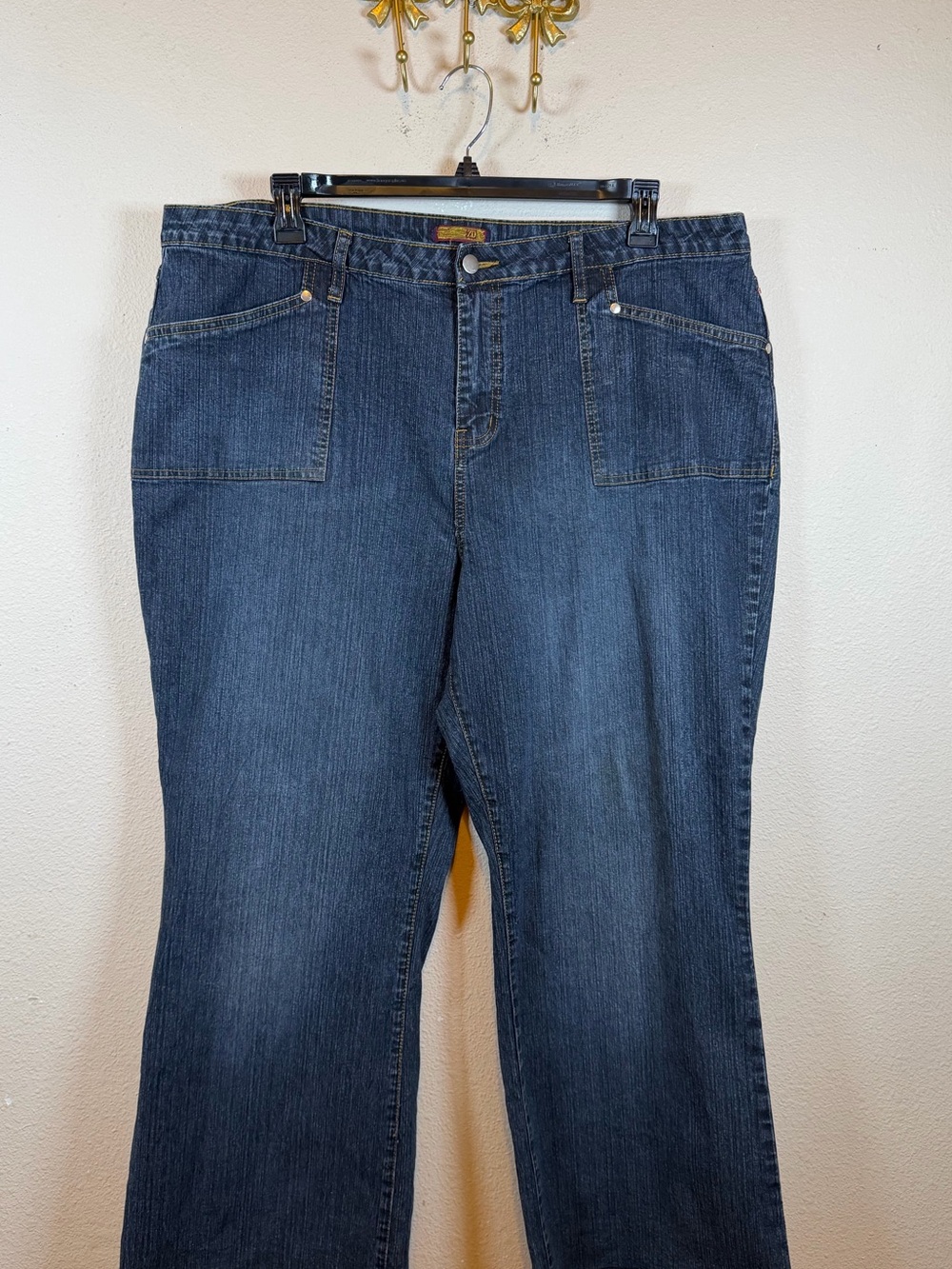 Women's Vintage Zana Di Boot Cut Jeans in Dark Blue - Classic Everyday Style.